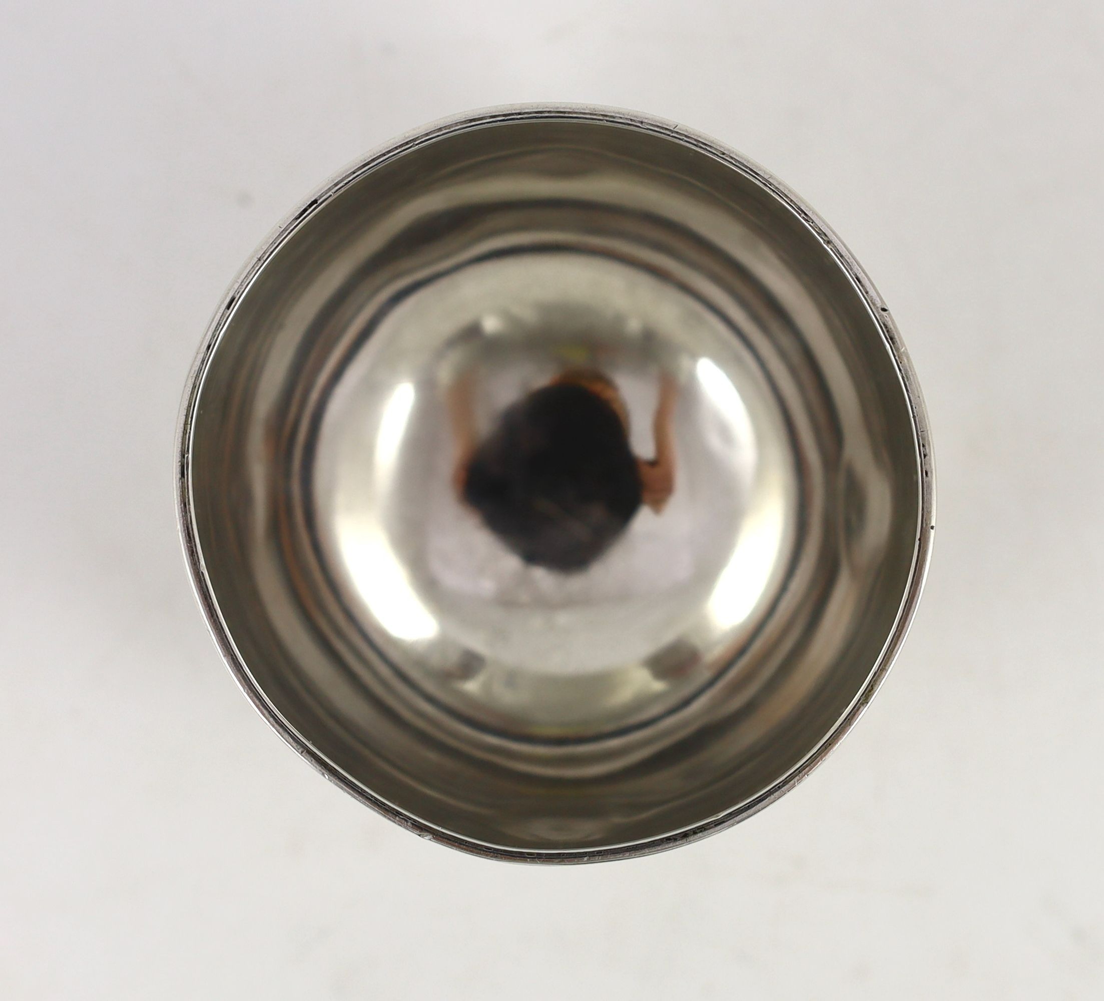 A late 18th/early 19th century small American colonial? silver tumbler cup